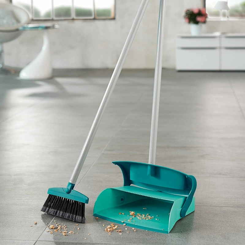 2 Набор для уборки Leifheit: щетка с контейнером для мусора фото 2